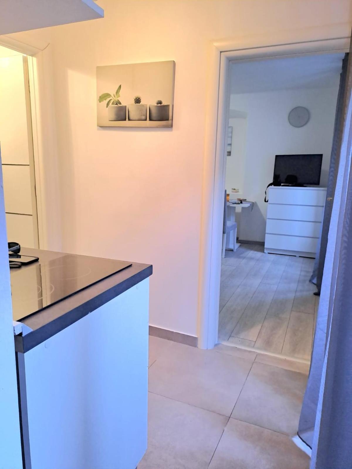 Studio Apartment Lola Kaštela Εξωτερικό φωτογραφία
