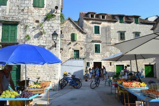 Studio Apartment Lola Kaštela Εξωτερικό φωτογραφία